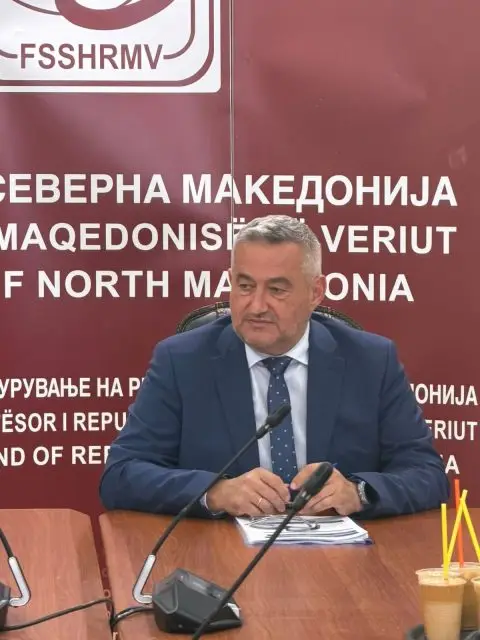 Еден пациент во Македонија во просек користи 15 рецепти за лекови годишно