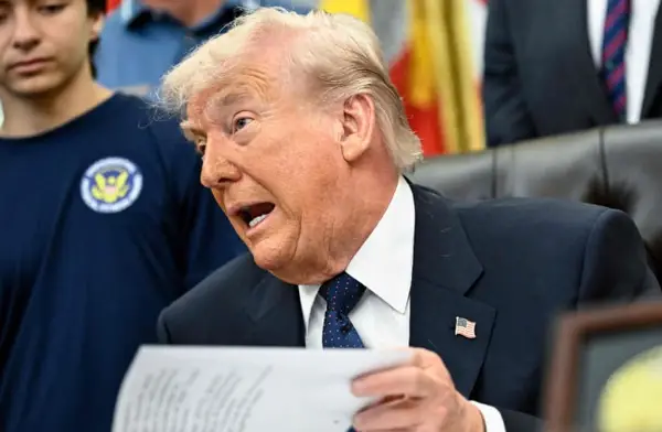 Трамп смета дека Иран треба да крене „бело знаме“
