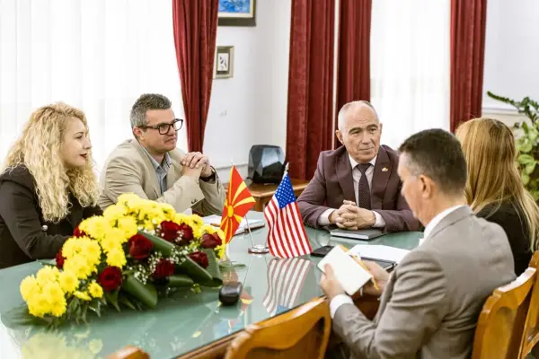 Амбасадорката на САД Никол Варнс во прва официјална посета на Општина Битола
