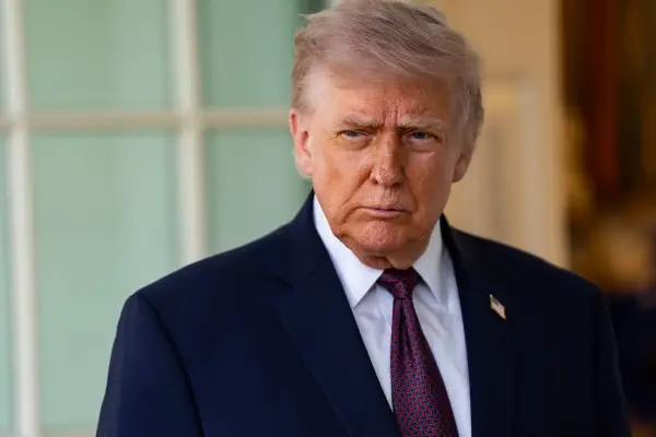 Федералниот суд на САД ги прогласи за нелегални царините на Трамп од 10 отсто и наложи враќање на парите