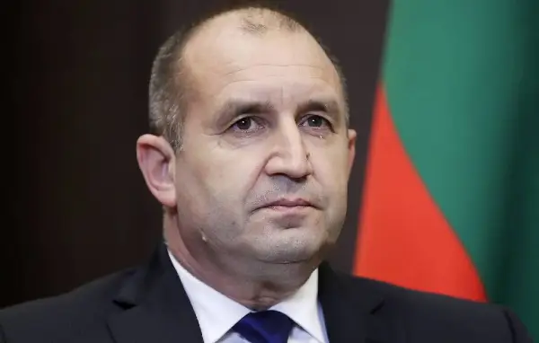 Бугарскиот парламент денеска гласа за новата влада на Радев