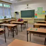 МОН планира преквалификација на наставници за работа во градинки