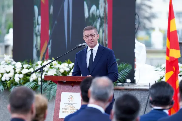 Мицкоски: Нема друга иднина и шанса за успех освен интеграцијата во ЕУ, но нема пазар со идентитетот