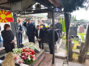 Полицијата оддаде почит на загинатите бранители во Диво Насеље