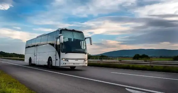 Полицијата стопира и одзеде автобус кај Велес – повеќепати се расипувал додека превезувал ученици од екскурзија