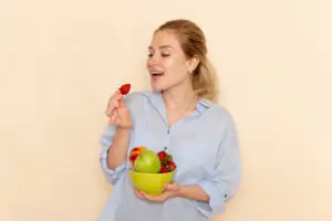Јадењето помалку храна всушност може да го отежни губењето тежина — еве зошто