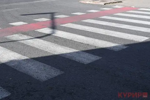 Повредени пешаци: Скопјанец со патничко возило удрил во нив