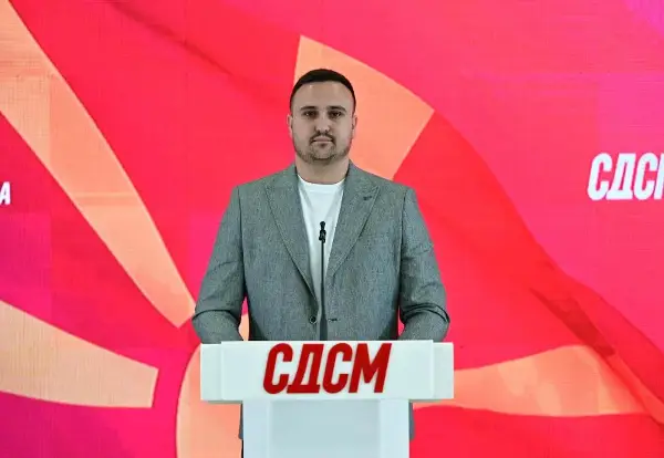 СДСМ: Мицкоски им ја краде иднината на младите, затоа се иселуваат од Македонија