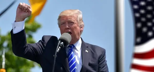 Трамп го одложи зголемувањето на царините за европските автомобили