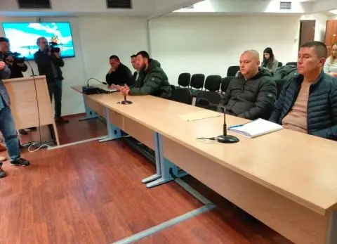 Ниту еден од 13-те обвинети полицајци за пожарот во „Пулс“ не призна вина