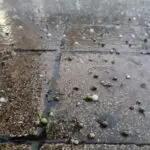 Силен град во Србија, сообраќаен хаос во Хрватска, прекин на патните правци во БиХ, регионот го зафати силно невреме