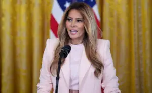 „Најлошата прва дама досега“: Меланија Трамп критикувана поради ставовите за мајчинството
