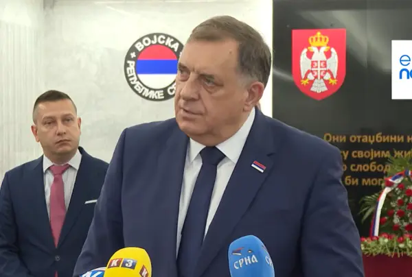 Додик го навреди шефот на европската дипломатија: „Изгледаш глупаво“