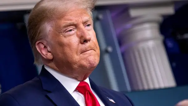 Трамп: Апсете го предавникот Обама