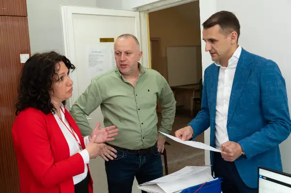 Велковски во посета на Центарот за социјална работа во Велес: Помошта да стигне до оние на кои им е најпотребна