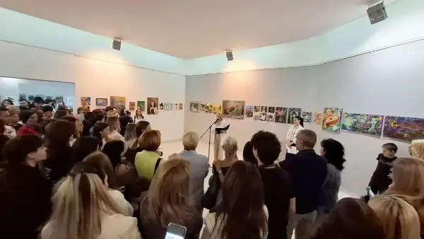 „Уметничка сензација“ – изложба на учениците од СОУ „Перо Наков” (ФОТО)
