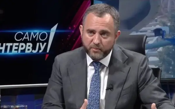 Тошковски го правда Мицкоски за телефонскиот повик на обвинителот Савески за случајот „Мазут“: „Премиерот никогаш не би влегувал во незаконски комуникации“