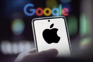 Apple застана до Google: „Ова е опасно за корисниците“