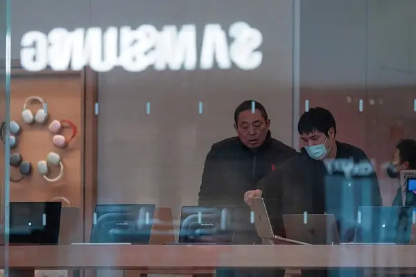 Apple го искористи доцнењето на Samsung и ја зголеми продажбата на iPhone во САД
