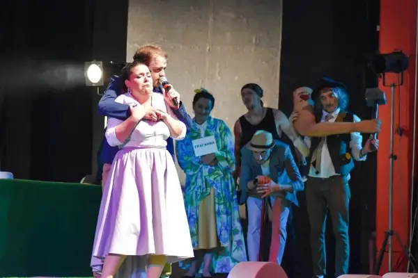 Театар Куманово премиерно ја изведе комедијата „Ковачи“ (ФОТО)