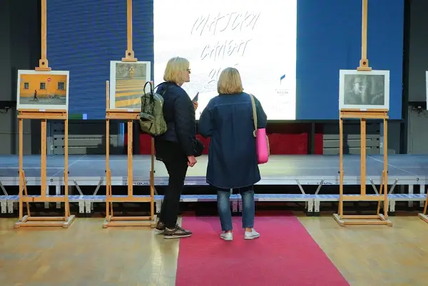 Отворена изложбата „Мајски салон 2025“ во Куманово
