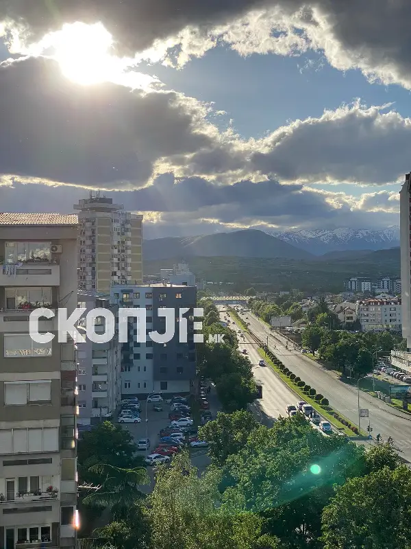 Променливо облачно време со сончеви периоди и засилен ветер