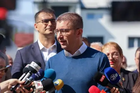 Мицкоски на поставување камен-темелник за доградба на ООУ „Јоаким Крчовски“