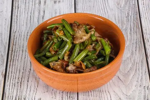 Едноставен и вкусен рецепт: Боранија со домати и месо
