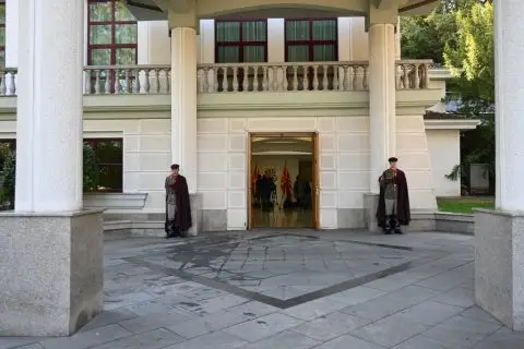 Сомнежи за шпионажа во кабинетот на претседателката — Обвинителството истражува дали некој одавал тајни на странска служба