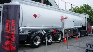 Македонската компанија Лајон Трајлерс прикажа најлесна полуприколка во Европа за транспорт на опасни материи