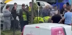Бит пазарци спречуваат затворањето на див пешачки премин кај Бит-пазар