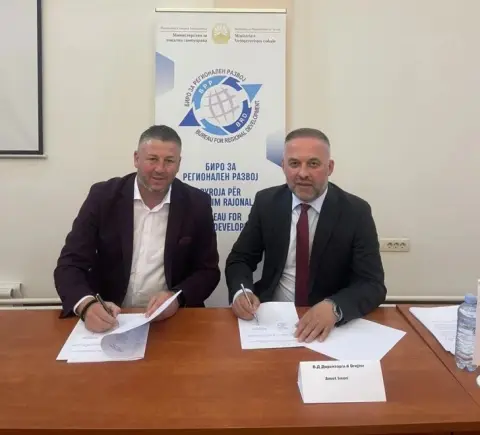 Општина Делчево обезбеди два милиони денари за механизација за одржување на локалните патишта