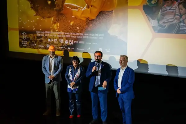Во Карловац проекција на филмот „Медена земја”