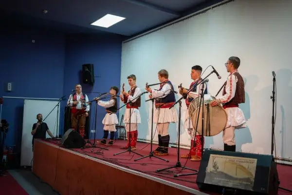 Проданоски: Фестивалот „Пеце Атанасовски“ ја чува македонската душа и културното наследство