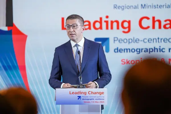 МИЦКОСКИ МУ ЧЕСТИТАШЕ НА ЈАНША ЗА НОВАТА ВЛАДА Македонија и Словенија продолжуваат да градат силни врски
