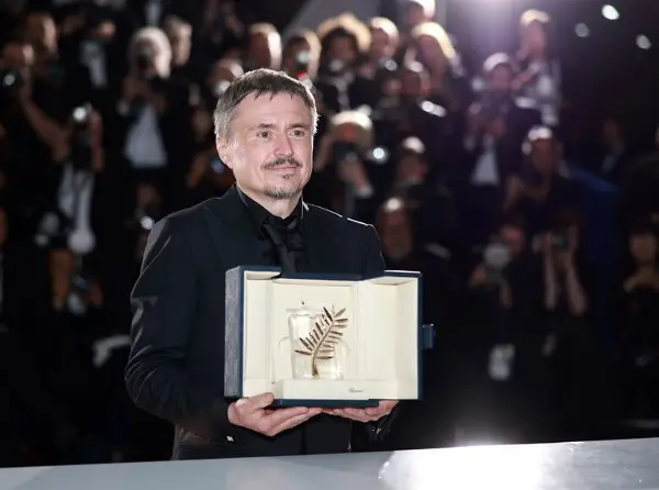 „Фјорд“ на романскиот режисер Мунгиу ја освои Златната палма на фестивалот во Кан 