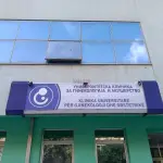 Малолетничка со породилни болки донесена на Гинекологија, мајката приведена