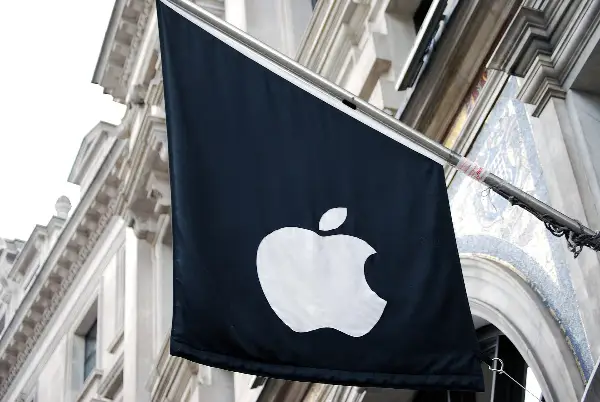 APPLE ГО ПОДДРЖА GOOGLE откако ЕУ нареди Android да се отвори за конкурентите во областа на вештачката интелигенција