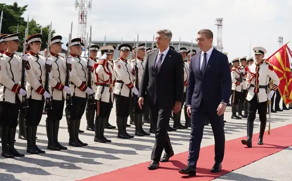 (ВИДЕО) Мицкоски и Пленковиќ потпишаа договор за стратешка соработка меѓу двете земји