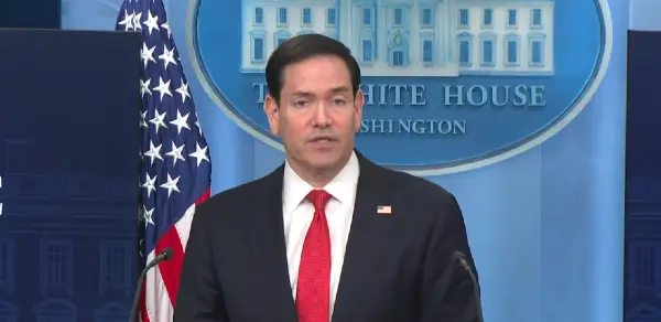 Рубио: САД нема да дозволат ниту еден случај на ебола да влезе во земјата
