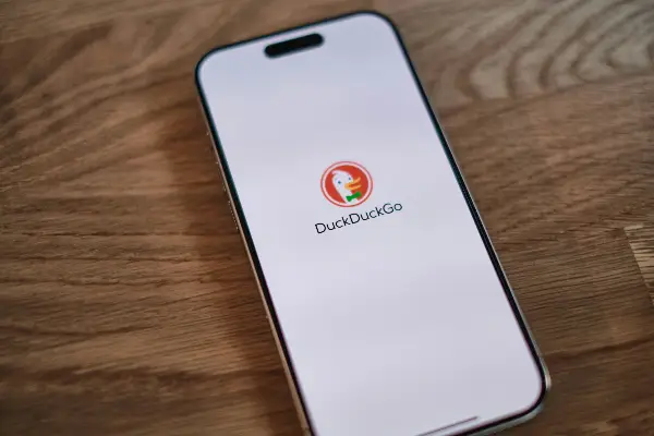 „Google“ веќе не е тоа што беше, корисниците масовно преминуваат на „DuckDuckGo“