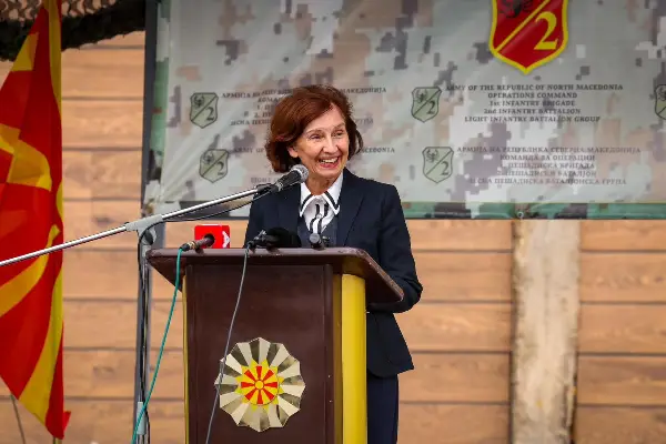 Сиљановска-Давкова: Армијата претставува еден од најсилните столбови на стабилноста и безбедноста