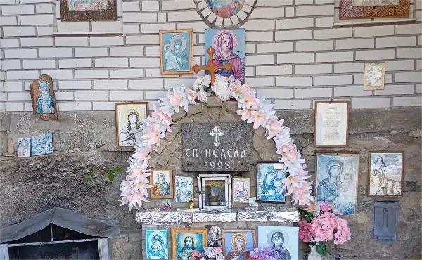Водата во црквата „Света Недела“ помага за очи, глава и немир: Верниците сведочат за чудесни исцелувања