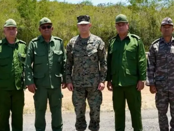 Американски и кубански воени команданти се сретнаа во заливот Гвантанамо