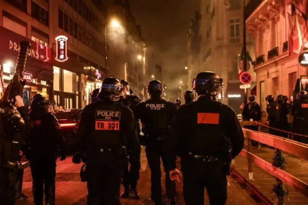Француската полиција приведе 326 лица по победата на ПСЖ во финалето на Лигата на шампионите
