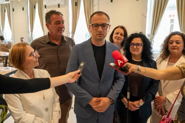 Проданоски: Секое дете заслужува да расте во семејство исполнето со љубов и грижа