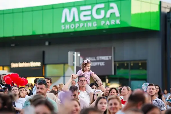 Пајак, „Зијан“ и Слаткаристика ги обединија генерациите во МЕГА Шопинг парк: Над 40.000 посетители во четирите дена од големото свечено отворање во Гевгелија