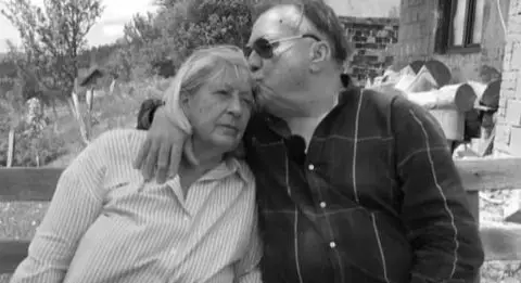 Почина сопругата на Халид Бешлиќ, осум месеци по смртта на пејачот