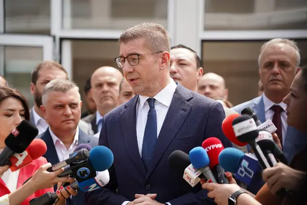 По оставката на Фетаи, Мицкоски најави разговори за идната структура на Владата