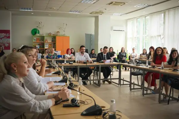 Akuo EduLab ги обедини наставниците, студентите и институциите во Штип во дискусија за иднината на образованието за одржливост